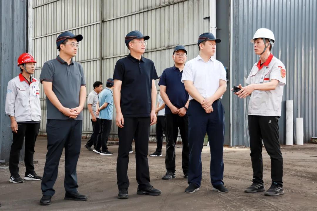 市委常委、副市長(zhǎng)、翼城縣委書記王淵到華翔（翼城）新材料科技園現(xiàn)場(chǎng)辦公