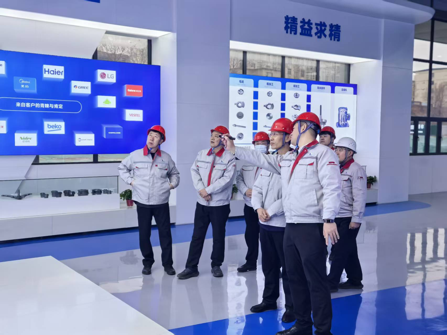 臨汾市委常委、洪洞縣委書記張晉偉深入華翔洪洞智能科技產(chǎn)業(yè)園調(diào)研